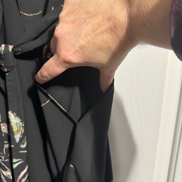 Aritzia Babaton Quincy Black Floral Trench Coat Pockets Tie Closure Size Small - Picture 6 of 14